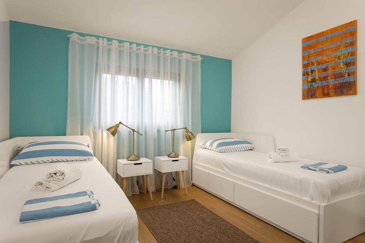 Apartments Cesare With Shared Pool Ližnjan 外观 照片